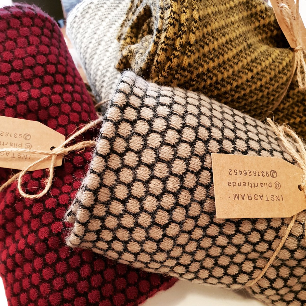 pilart16's tweet image. Nuevos cuellos 🧣❤para ir súper calentitas 🍂🍁🍄#pilarttienda #cuellos #moda #new #nuevacoleccion #otoñoinvierno #petitcomerç #comerçdeproximitat #comerçlocal #Viladecans #complementos