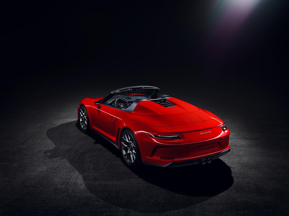 PorscheGB's tweet image. In the interests of saving weight, the forthcoming Porsche 911 Speedster has carbon fibre composite front and rear bodywork. 

#Porsche #911Speedster