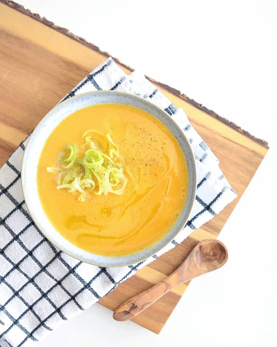 Loving this season, because it's time for #soups! 💛 Also, stay tuned because our #homeware pieces (this olive wood tea spoon included!) will be available online soon. 😀<a href="/FoodFromCyprus/">Food From Cyprus</a> 

Pic by @michalisioannou_