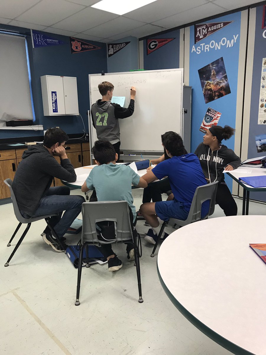 7AscienceLMS's tweet photo. A group of Algebra students so eager to participate in tutorials during AVID elective today! https://t.co/DeoACdUSP8