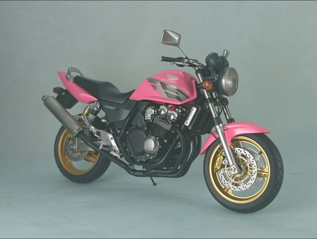 しょーじ ばくおん 1 12佐倉羽音 本申請しました Cb400sf Spec はプラモの完成品展示扱いですが ピンクに塗ってばくおん仕様なので 秋田書店様の展示許可を頂く為に本申請しました 羽音はロイヤリティ5 完成品サンプル提出 完成品写真を提出します