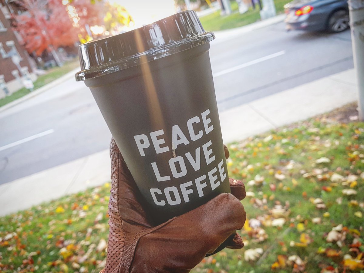 MenManner's tweet image. On unfortunately chilly mornings like today, not sure if I'm more thankful for coffee, or for the residual hand warmth from the combination of @starbucks travel mug and gloves. 

Note: coffee was home pour over. 
#HamOnt