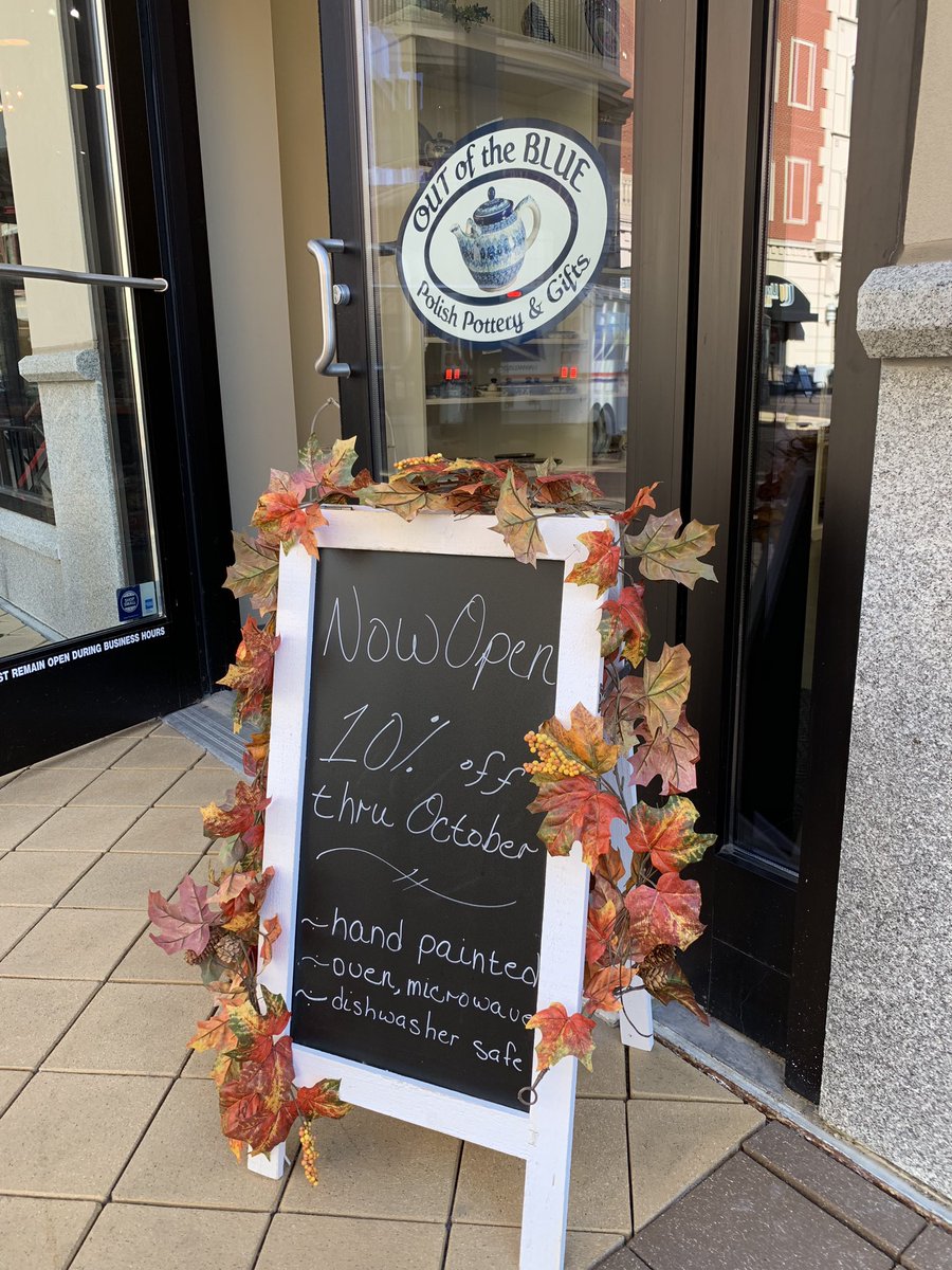 Stop by Out of the Blue Polish Pottery today (October 30) at 3pm for a ribbon cutting and shop a huge selection of hand painted pottery! 📍727 Hanover Place, Carmel, IN #carmelcitycenter #polishpottery #shopccc