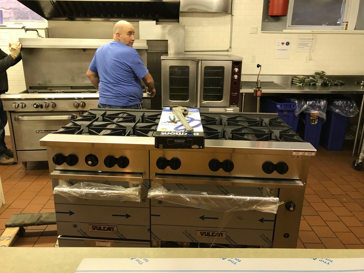 TonisKitchen's tweet photo. We want to thank Ricky from Yeung Contracting for a seamless stove installation!  #New #Stove #ScratchCooked #HealthyFood #SoupKitchen https://t.co/KPi9Hkl7Wr