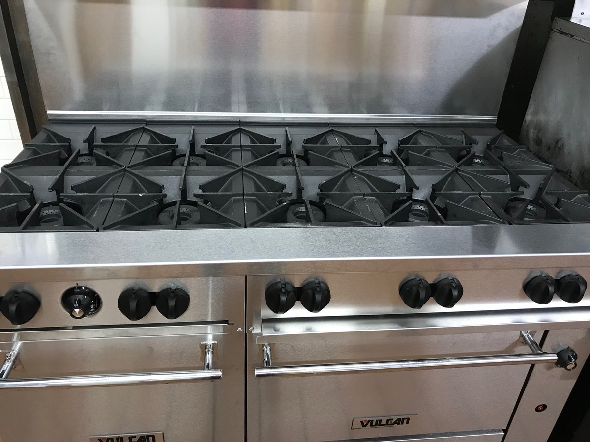 TonisKitchen's tweet photo. We want to thank Ricky from Yeung Contracting for a seamless stove installation!  #New #Stove #ScratchCooked #HealthyFood #SoupKitchen https://t.co/KPi9Hkl7Wr