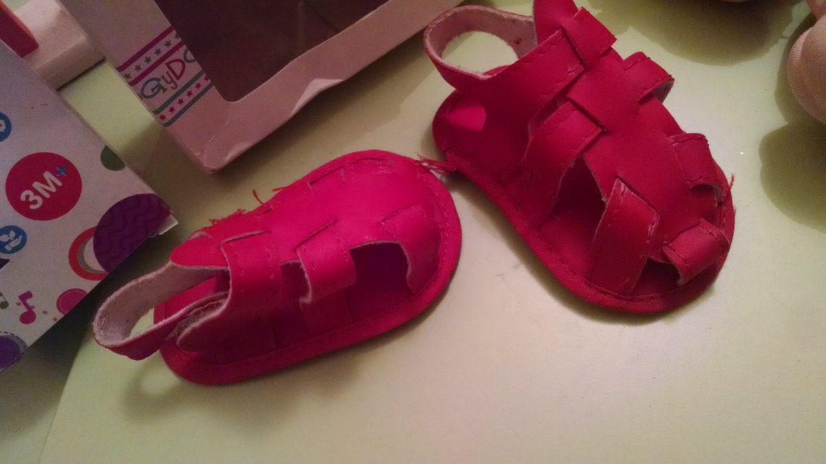 barbieyro's tweet photo. Sandalia talle 14 GYD .
$140 https://t.co/pIBURBbXHT