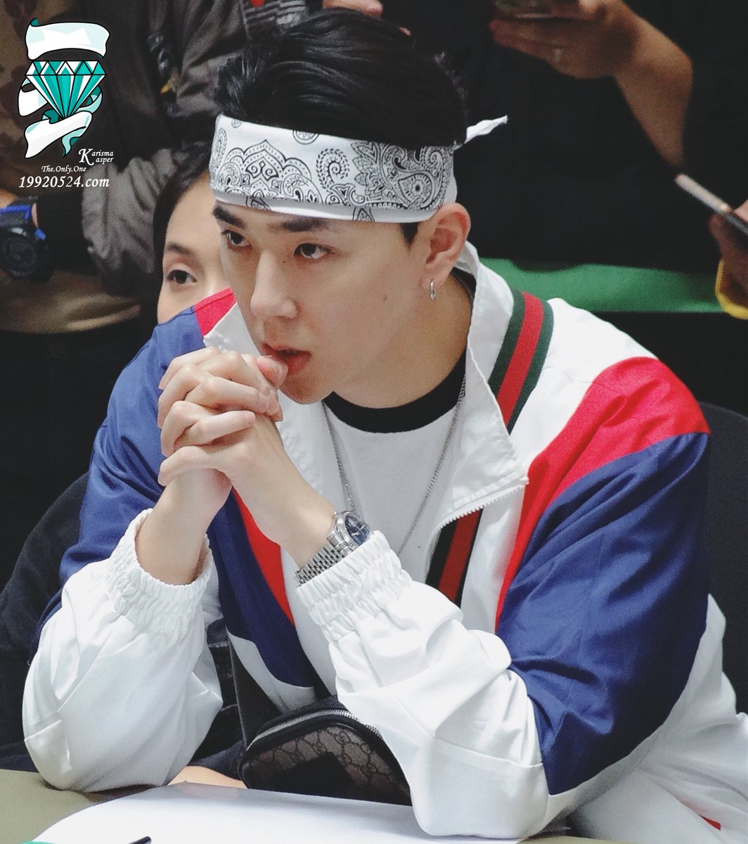 19920524com's tweet photo. Always serious when it comes to work💪🏻🔥 https://t.co/2k8M2uW8hR