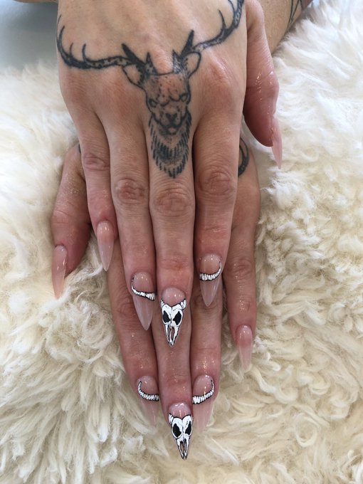 Sorry what, peasant? 😛🎃 nails ready for tomorrow&rsquo;s show https://t.co/bbOXFWQPEZ<a href="/tag/newprofilepic"class="tags"><span>#newprofilepic</span></a>