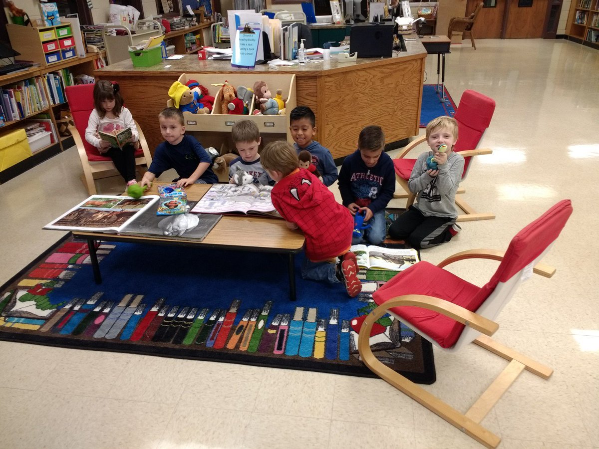 ArnoldMillES1's tweet photo. Ms. Bell's class enjoying some great books in the media center following the ABC Pumkinvine lesson. @ArnoldMillES1 @CherokeeSchools #toomanypumpkins #CCSDfam https://t.co/lrtbN8jYNT