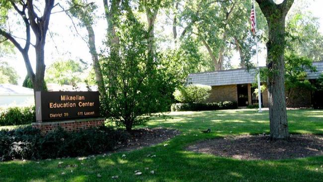 Community members sought to help interview, select candidate for <a href="/Wilmette39/">Wilmette Public Schools</a> superintendent.

trib.in/2ERkd8O