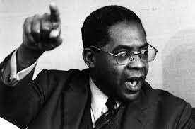 CEAAMI_'s tweet photo. El 10 de octubre, el CEAAMI realizó un debate del texto "Discurso sobre el colonialismo" de Aimé Césaire. 
Los invitamos a todos a leerlo a propósito del evento "Miradas y experiencias colombianas frente al Mundo Afroasiático" del 1ro de noviembre. 

https://t.co/4TXGOe63xt https://t.co/ydqqYfkryq