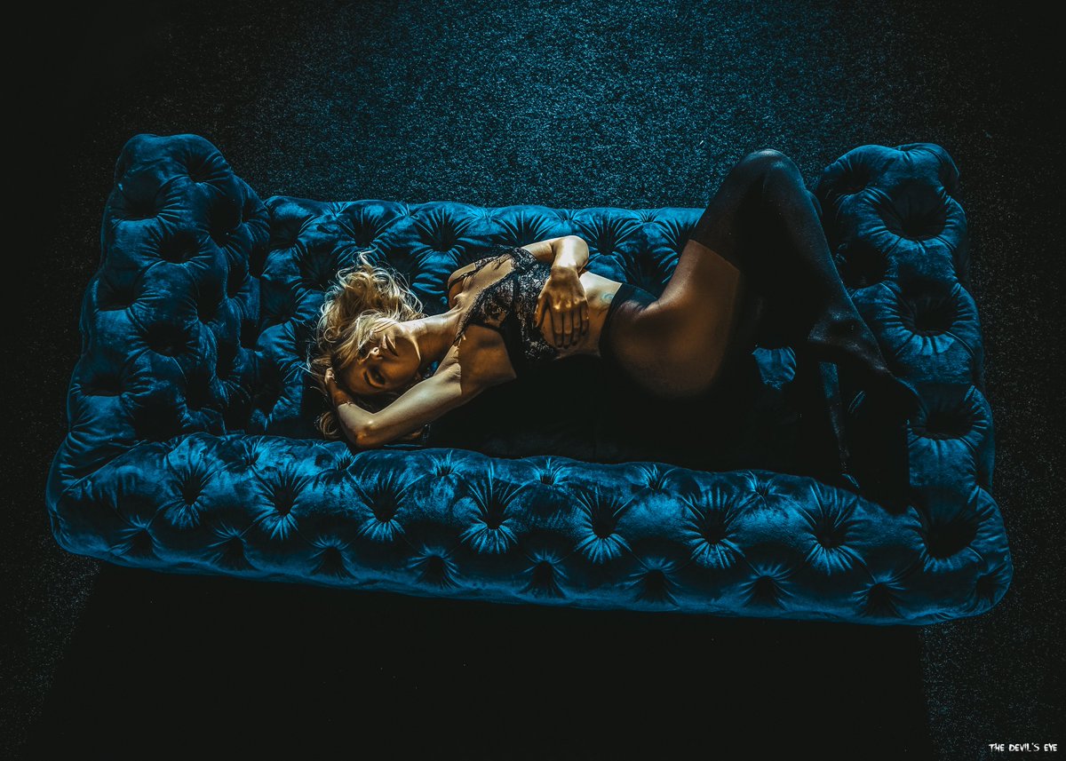 The_Devils_Eye's tweet image. #nakedplanet #photographer #eroticart #photobook #nudeart #erotik #instaart #beautiful #instagood #photooftheday #fineartnude #thedevilseye #cheadsmag #bodyart #Muenchen #stunning #model #modeloftheday #topmodel #pretty #photoart  #geilerscheiss #uncoverme #nakedmag