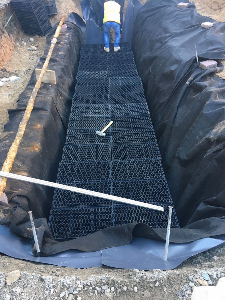 WashStProject's tweet image. Oct. 30 - Microgrid work from 12th to 13th Streets. Rain garden tank and curb installation at 12th Street. Sidewalk work at 9th Street.