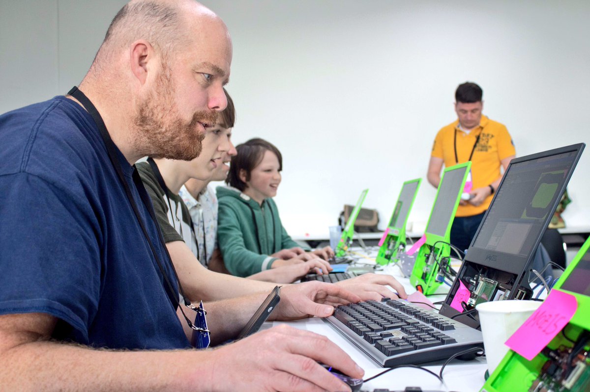 gbaman1's tweet image. What a weekend!
After 5-6 months of prep, had a fantastic weekend Wrangling with @mozillafestival Youth Zone team for 3rd year running.
We had an amazing army of 80+ volunteer facilitators ages 7 and up who delivered 40+ workshops across the weekend.
Huge thanks to everyone!