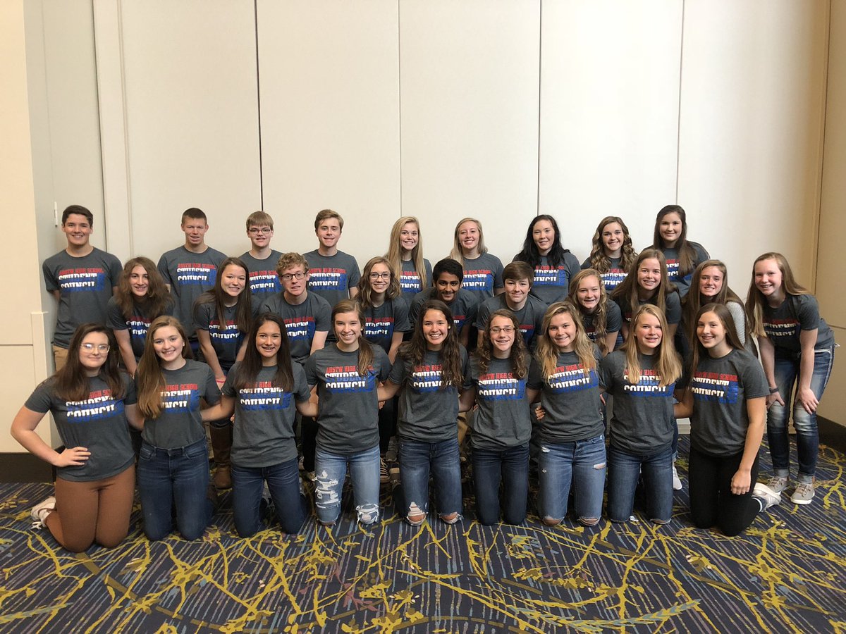 AHSTWStuCo's tweet image. Another State Leadership Conference is in the books! Won a dance-off ✅ out-sang &amp;amp; out-performed “Let it go” against other councils ✅ learned how to be better leaders ✅ It was an awesome day! #goalscrushed #dancingfools #IAStuCo