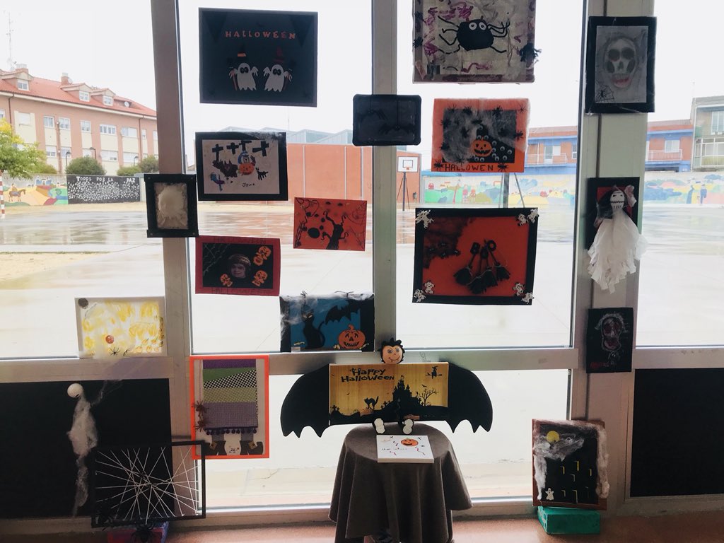 marycatji's tweet photo. Monstruosamente creativos!!! Happy Halloween!!! #creatividad #infantil @ceipgfuertes @cfievalladolid https://t.co/y6RTaZ50zi
