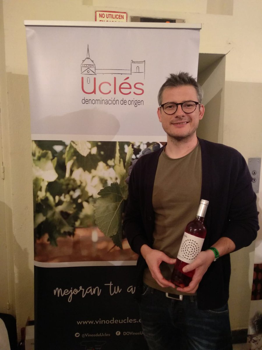 Un placer haber podido charlas el pasado fin de semana en #Enofest con Santiago Rivas de <a href="/CDecantado/">Colectivo Decantado</a> 😁👏🍷

Muy interesante su espacio de Facebook donde realiza "Intacatas" ➡️ facebook.com/colectivo.deca…