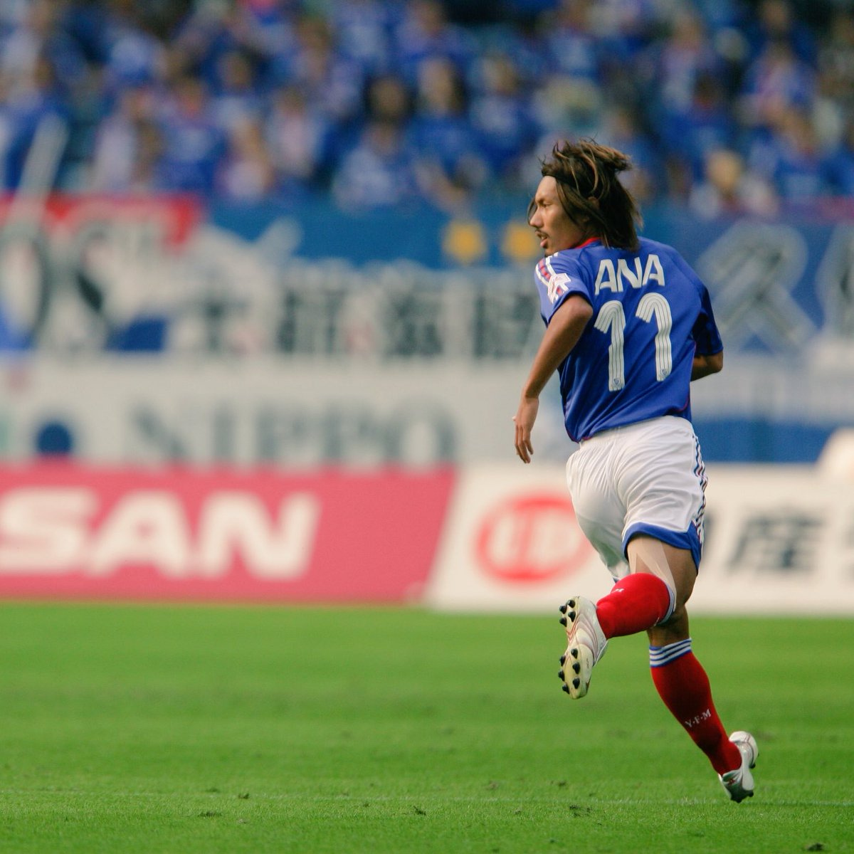 prompt_fmarinos's tweet photo. 昨シーズンをもって引退した坂田大輔氏（2001年～2010年所属）が、2018 Jリーグアウォーズにて、功労選手賞を受賞することが決定しました！

https://t.co/q6NfS8DMjv
#fmarinos #Jリーグ #坂田大輔 https://t.co/K8LEdodVGr