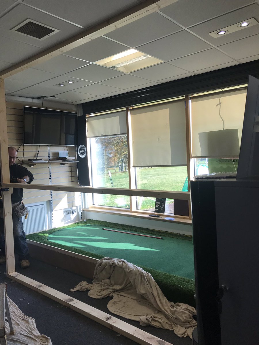 StuartHoulden's tweet image. More changes @EKGolfLab today! The putting lab is very nearly ready... #golf #excitingtimes #SamPuttLab #fitting #improve #holemoreputts