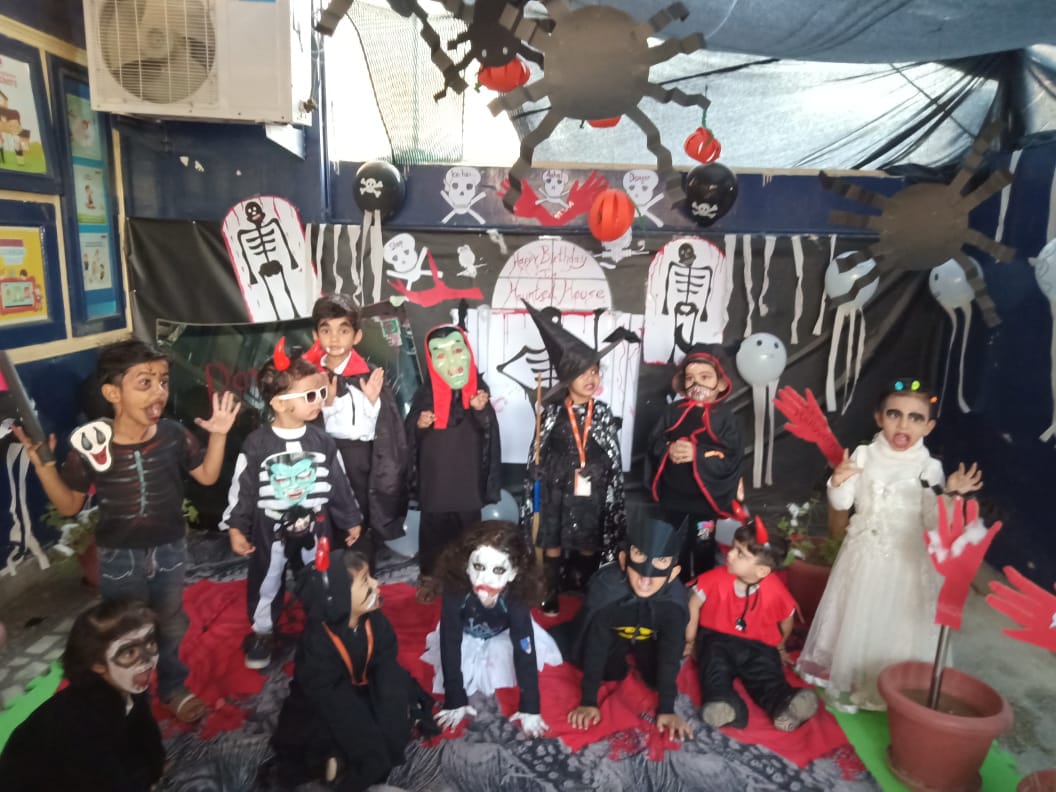 KidzeeIndia's tweet photo. #Halloween is just around the corner and the students of Kidzee Sikandra Agra are in the zest of it. They all came differently dressed up and had a blast. https://t.co/2brD7nU7oc
