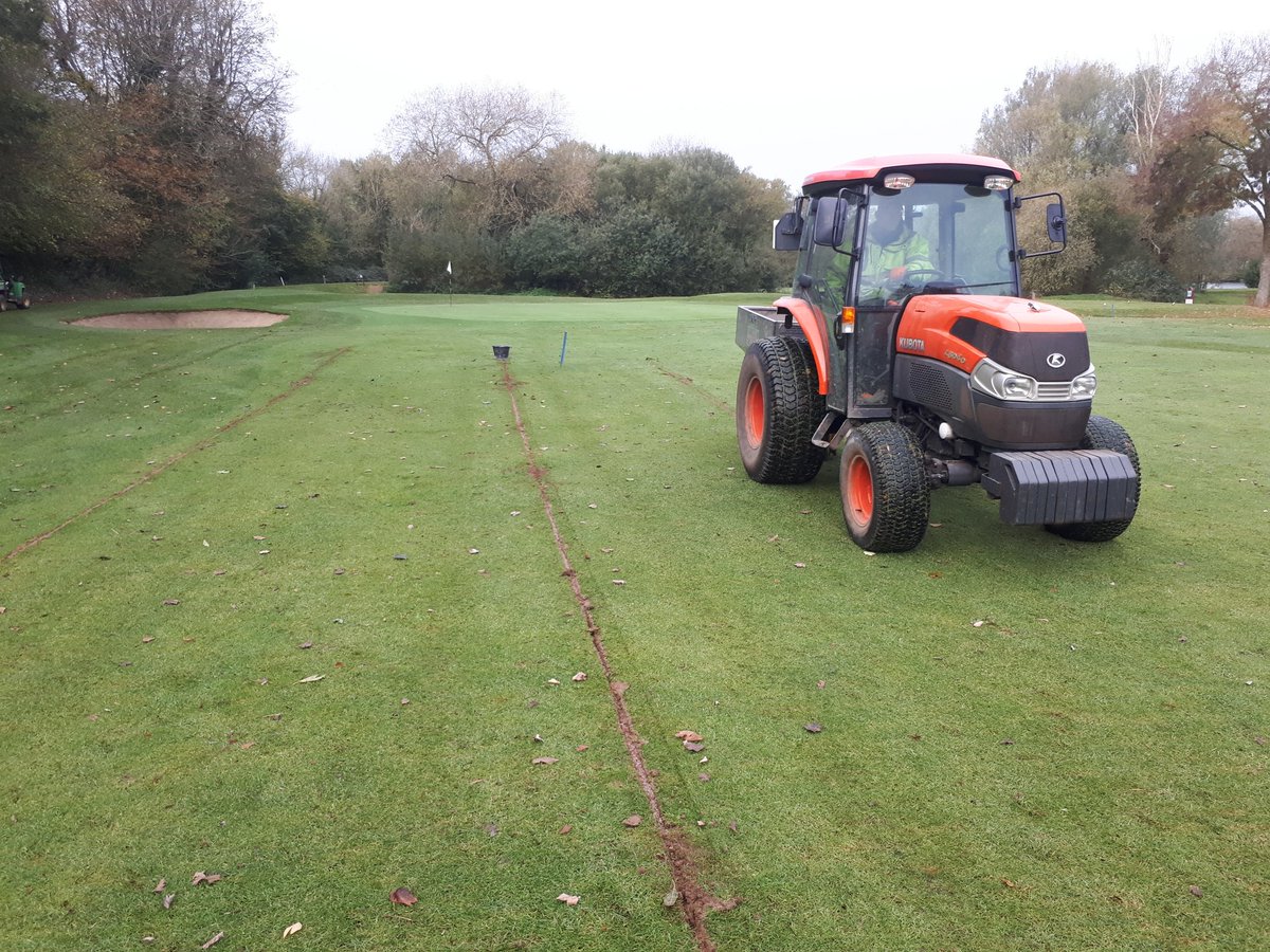 fancey76's tweet photo. Cracking start to the working week. Select slitting on faiways in progress and more secondary drainage systems being installed on the 6th & 8th f/w. Some walkways and high traffic areas being banded too @AFTTrenchersLtd #qualitymachine #cleanfinish https://t.co/TRW5FSiZqB
