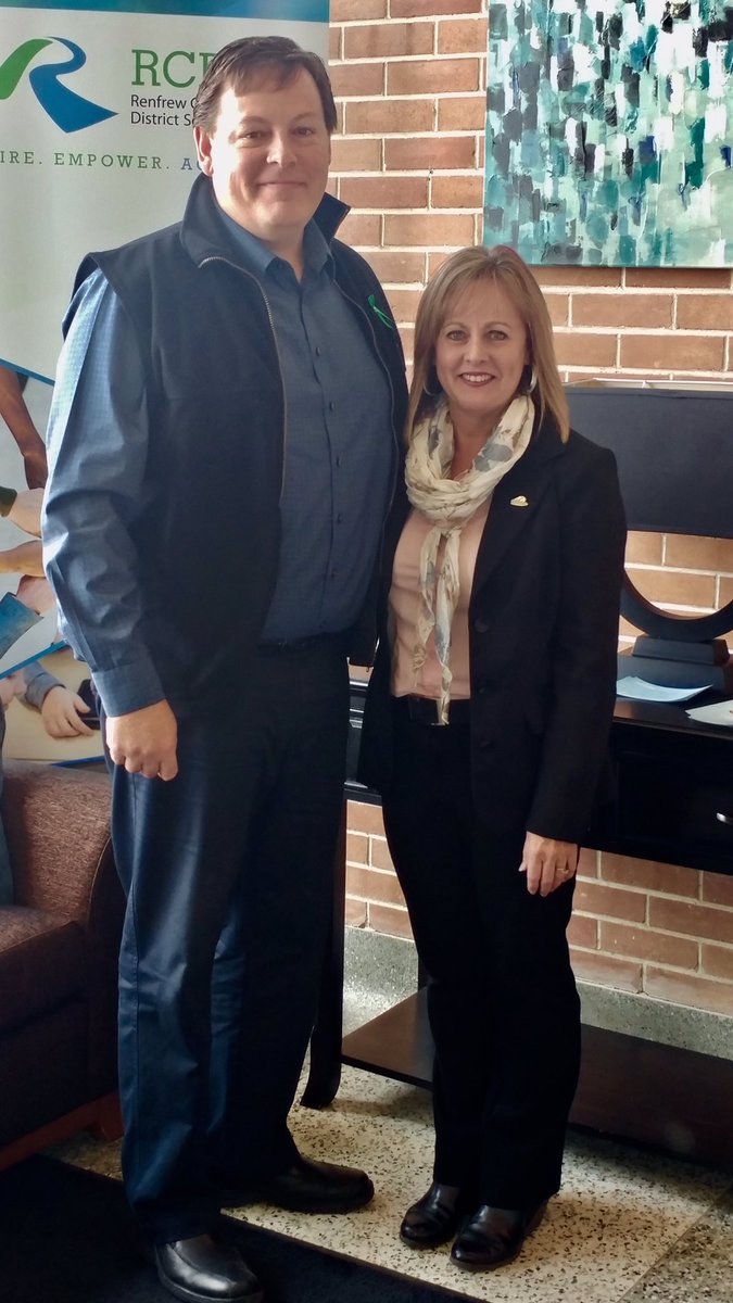 WendyAHewitt's tweet photo. Thank you Jeff & Allison, and all our union reps for all the hard work you do for our employees @RCDSB
A thankless job at many times! @osstfd28 @rctl_etfo ππ»β¨#PartnersInEducation #Friends #RCDSBReflections #ThankfulTuesdayThoughts #Week4 https://t.co/n9PgAyvNVL