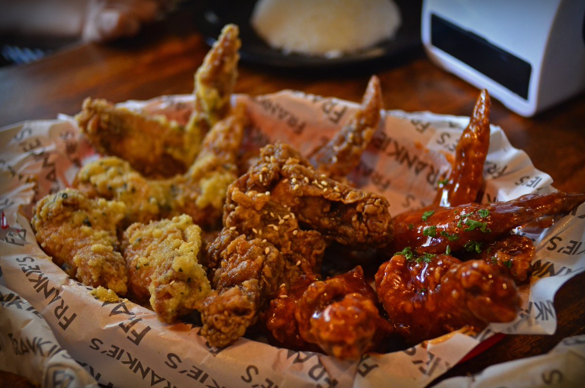 was trying food photography but I was beaten by chicken wings, kumain na ako agad. >.< 

#OctoberFeast
#CrowningImagery
#ThisIsWhatWeFoto
#Frankies