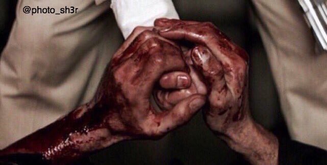 _AlqahtaniS's tweet photo. وكنتُ أُداوي خدش إصبعه..وكلتا يداي مجروحتان . https://t.co/wgEmEx5St2