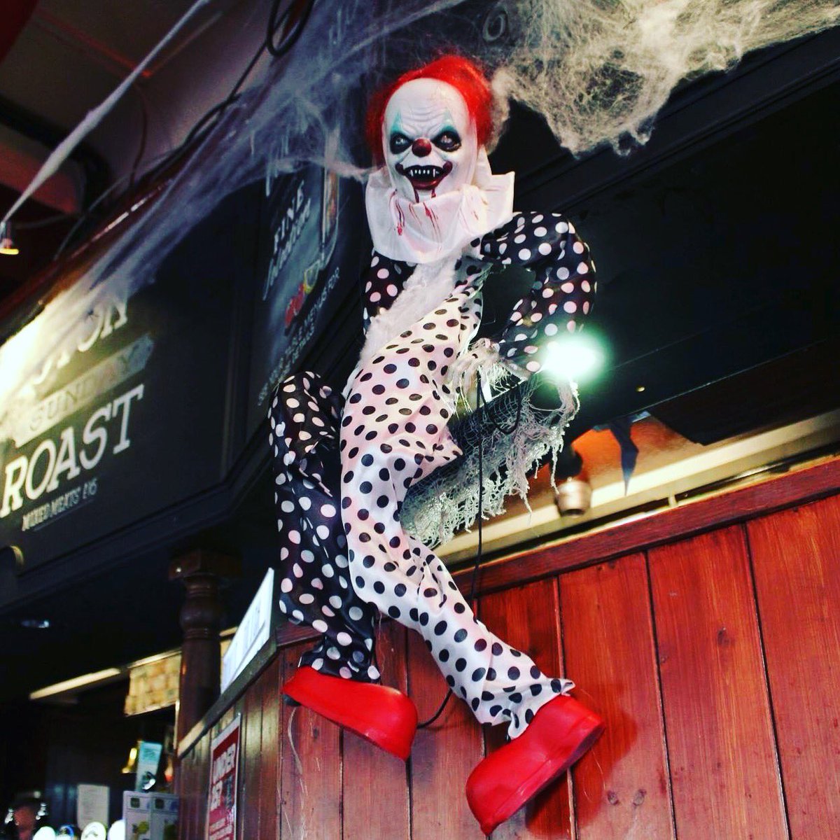 Meet our good friend Ian. He'll be hanging out with us for the next few days...A little creepy at first but overall a decent chap with a very good heart. Come and celebrate #Halloween with us this week in #Paddington!
🎃👻🍺🎃👻🍺theprideofpaddington.co.uk
.
#Pub #Spooky