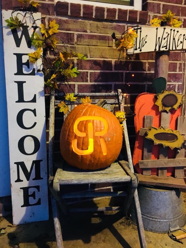 🍂 Farm ~ Family ~ &amp; Fall Ya’ll 🍂 Wishing you  a bountiful harvest of happiness and joy this season. #gobrangus #angus #redbrangus