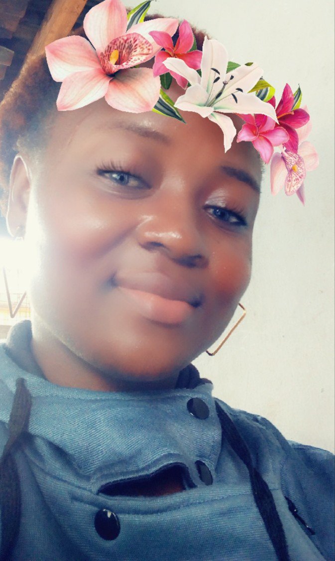 BlaqPearl13's tweet photo. #Tuesdaycaption being natural is what makes me happy. https://t.co/9LFjMMQM7y