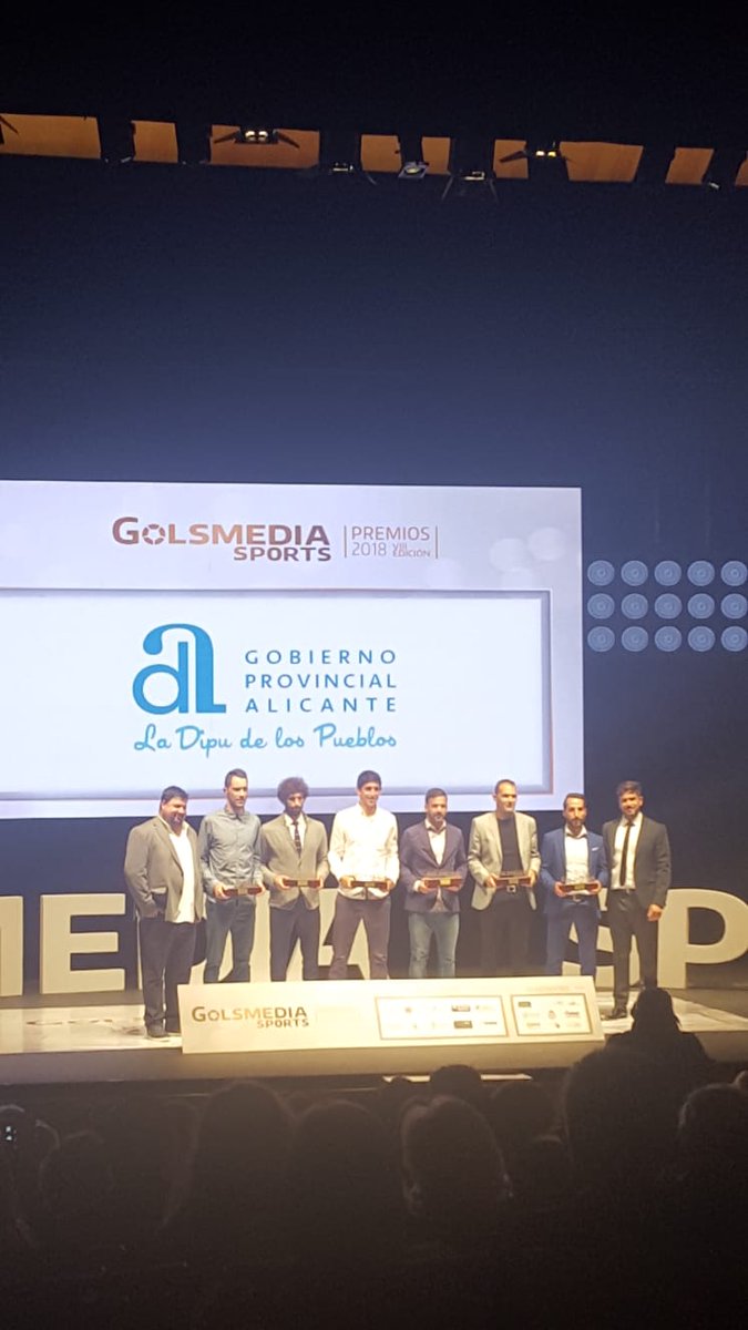 Paperico's tweet photo. Muchas gracias a @golsmediasports por el galardón! Gracias a mis compañeros del @elda_Industrial sin ellos no habría sido posible, es vuestro! Y Enhorabuena a tod@s los galardonados! #PremiosGolsMediaSports2018 #Graciasporvuestracompañia https://t.co/utxw3kH5oS