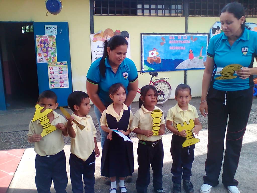 ceibislamadrev1's tweet photo. @EvelinRosendo1 @rpaatt @MPPEDUCACION El día 29/10/18 Se realizó una Muestra de Ajedrez https://t.co/MeuCKXlAJu