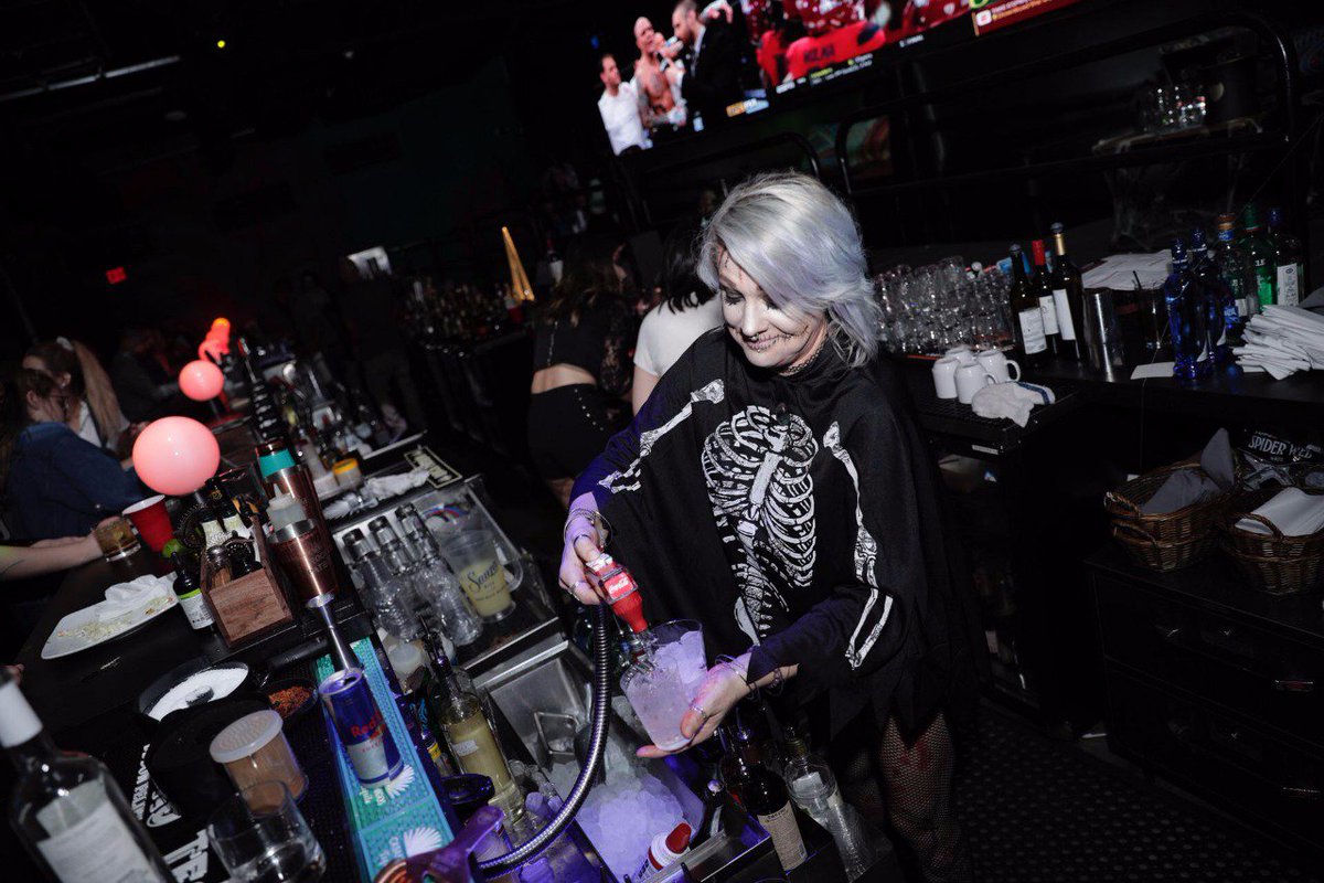 The @Bravo_Pay team never say "no" to a Halloween party. 

A great time spent with amazing people and well done to all who took the time to put their costume together for the event. 

BRAVO to you!