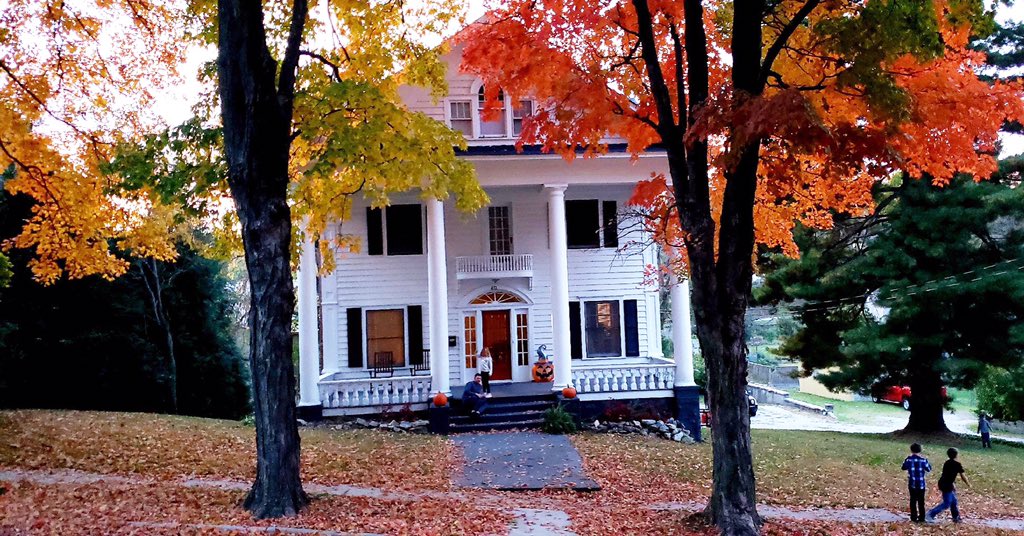 tarryngonewild's tweet photo. I ❤️ fall. https://t.co/nWC9r5D43D