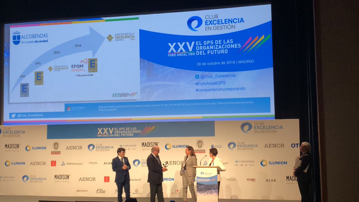Club_Excelencia's tweet image. El @ALCBDS_Ayto es uno de nuestros Embajadores de la Excelencia Europea. Recoge el premio @conchavillalon #ForoAnualGPS #compartiendoymejorando