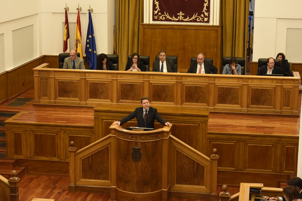 TitaElez's tweet image. Este @gobclm ha creado las Oficinas de Intermediación Hipotecaria, para atender a las familias en riesgo de perder su hogar, y hemos atendido a más de 2.800 de ellas y se ha conseguido paralizar 91 lanzamientos  #ConPageProgresamos