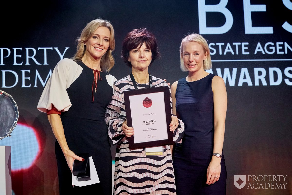 binksweb's tweet image. A big thank you to the Best Estate Agent Guide supported by #Rightmove. #Binks Estate Agents was independently reconised in the top 1%, in the UK as an 'exceptional' firm. In addtion, were also reconised as a 'silver' regional winners for #Bucks, #Oxford and #MK.