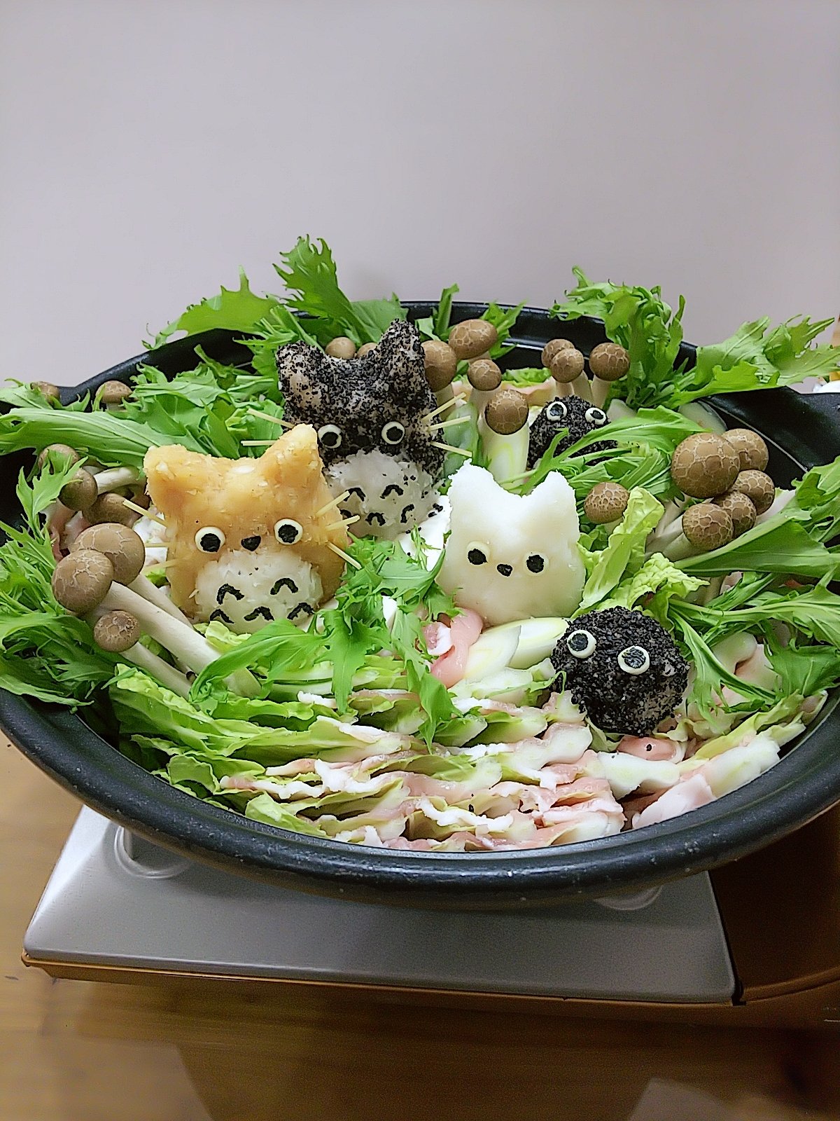 かなぶ ん まみ 久しぶりに作ったよ トトロ鍋 大根アート トトロ みぞれ鍋 T Co Wbskrnujyn Twitter