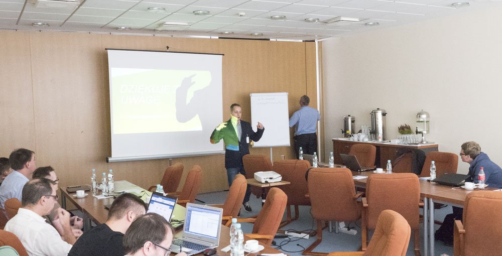exatel_pl's tweet photo. Trwają warsztaty Ultimate Test Drive, które prowadzimy razem z @PaloAltoNtwks
Jest ciekawie, na pewno będzie następna edycja. #ultimatetestdrive #UTD https://t.co/EVpC2zsf2w