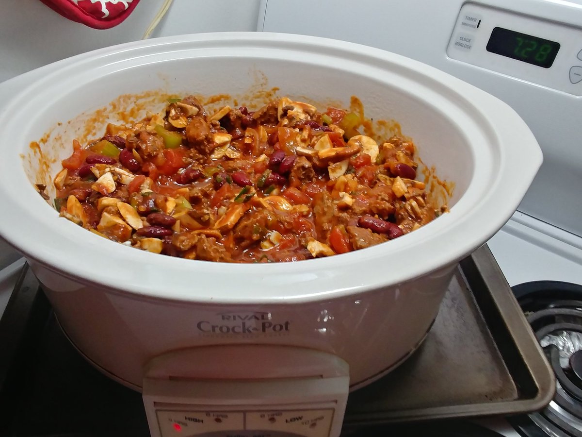 RobRJR68's tweet photo. #FallComfortMeal #HomemadeChilli
Yes it has mushrooms in it for those that hate mushrooms....suck it up buttercups! π yum π https://t.co/dF0CzpS8pr
