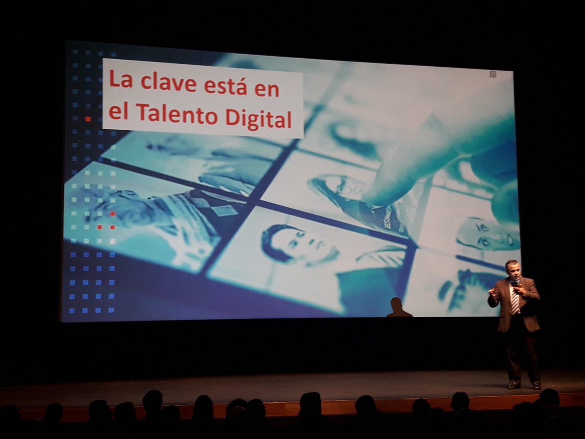 arielvidalp's tweet image. Seminario #humanvstech, el desafio de esta era digital esta en el desarrollar al talento digital de las personas con Claudio Muñoz.#TransformacionDigital