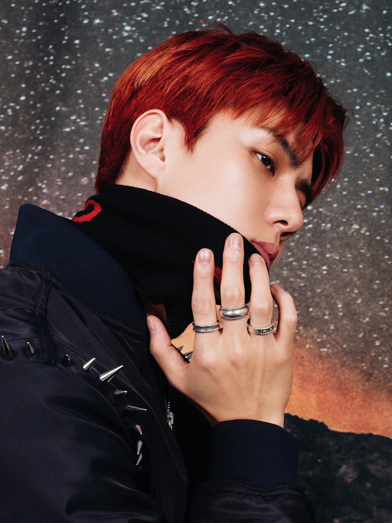 Hunbin1222's tweet image. Anak ayamku sudah besar 😭😭
#TEMPO_SEHUN