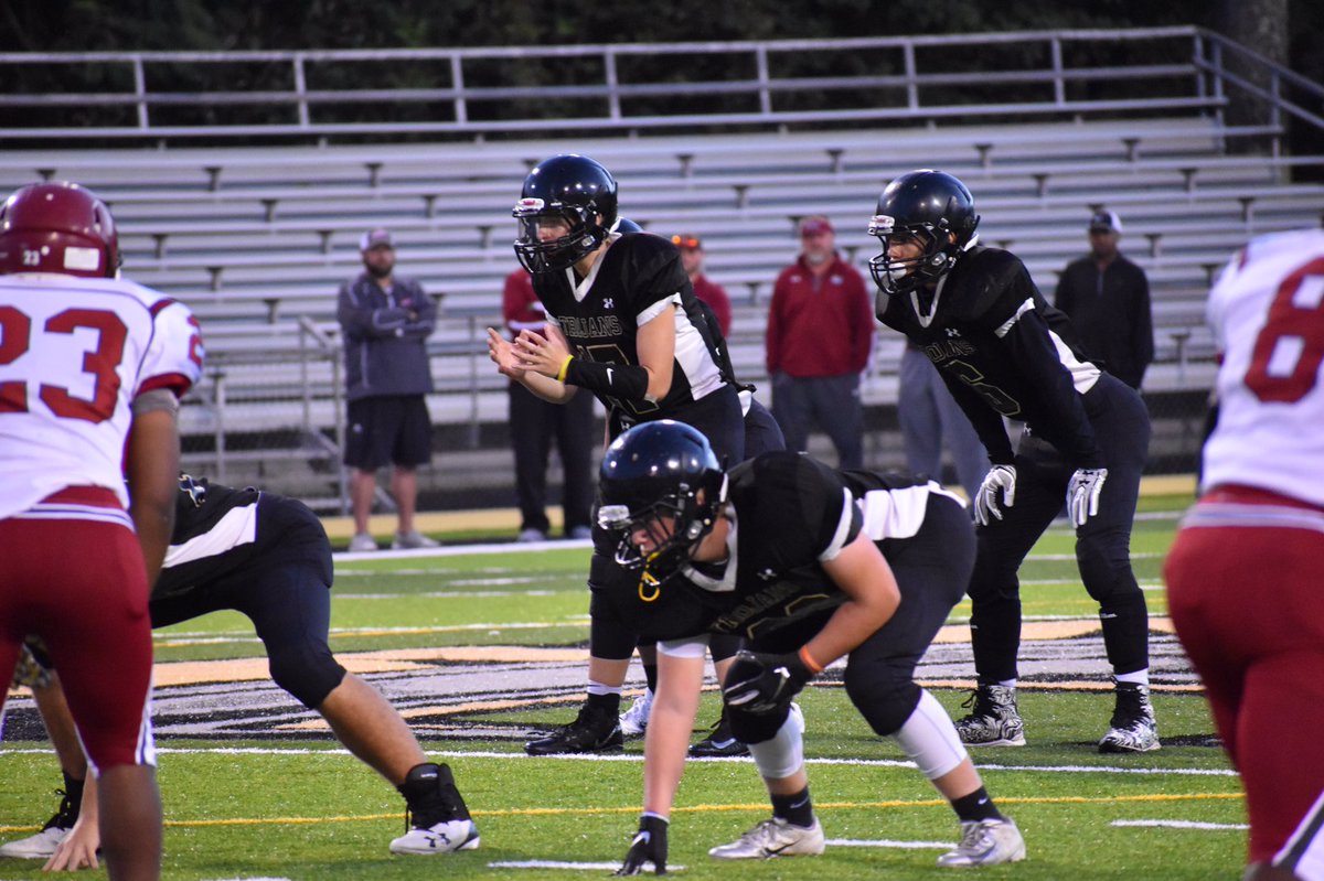 Last Jr. High Game tonight <a href="/LakeHamilton/">Trudy Hughes</a> come support! 🏈🤭