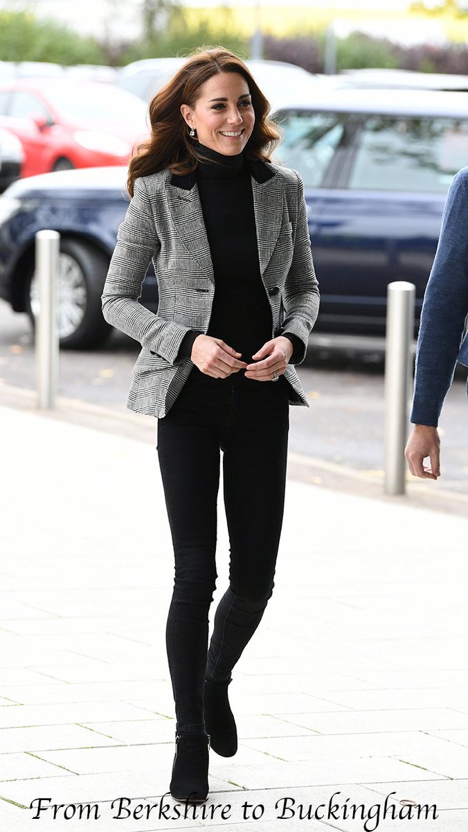 princesskate_GB's tweet image. Sneak Peek on the blog! Kate and William are in Basildon today for a #CoachCore event, and Kate looks fabulous:  fromberkshiretobuckingham.blogspot.com/2018/10/sneak-…