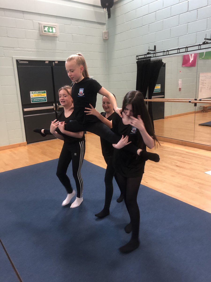 StNiniansPE's tweet image. Excellent work from S1 creating group balances #communication #balanceandcontrol