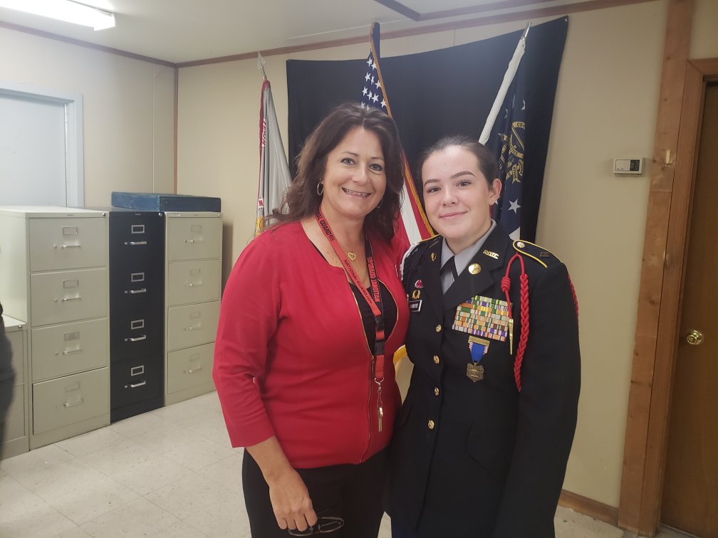 BryanCountyHS's tweet photo. This morning, Jessica Hammond was officially sworn in for the GA National Guard! Thank you for your service! #redskinsontherise https://t.co/zZIPZjJ66S