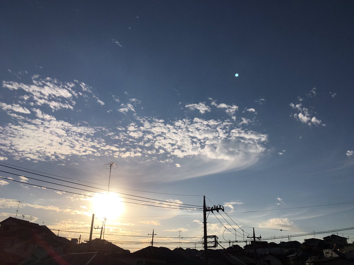 秋の空
色づく心
染まる秋

#夕空 #私色の空 #透明の刻