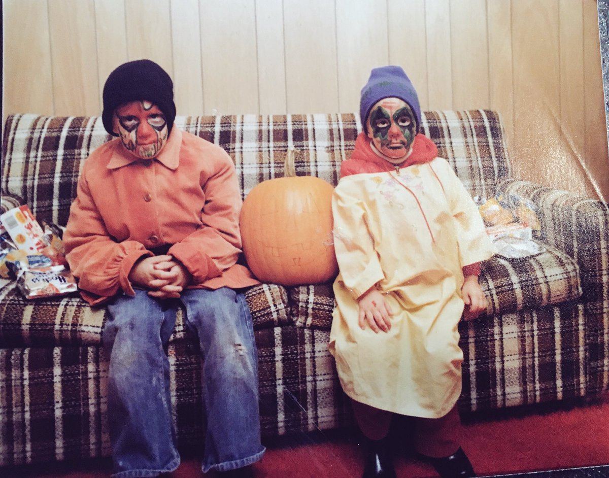 Day 30: #SpookyPhotoChallenge & #HalloweenThrowBack Well. Not to sure why my Mom (RIP) & Dad are carving a Turkey...but hey it was the 80’s. AND my Brother & I in #Halifax getting ready to rock #SpringGardenRoad 🎃👻