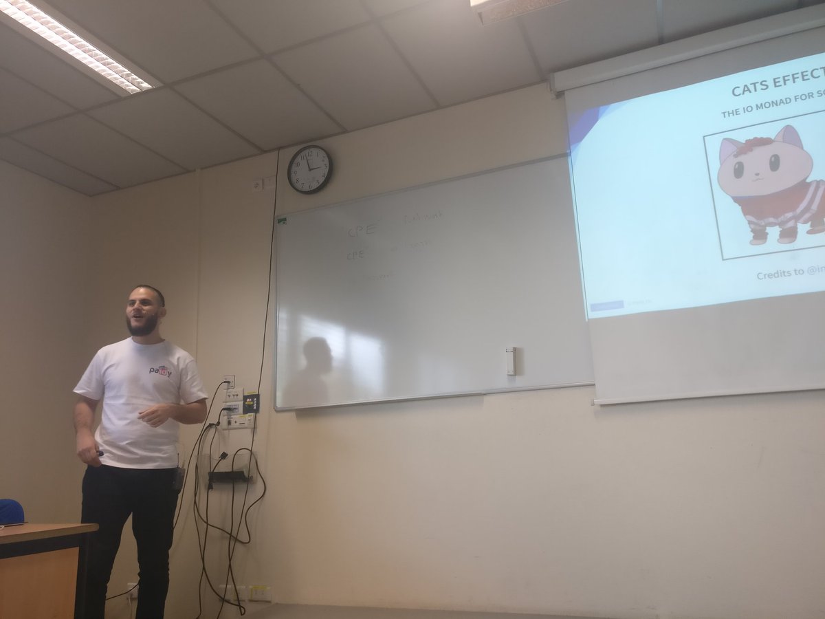 guizmaii's tweet image. #scalaio2018 is very lucky. @volpegabriel87 came from Japan to talk to us about Cats-Effects ! 

🐈
#meow